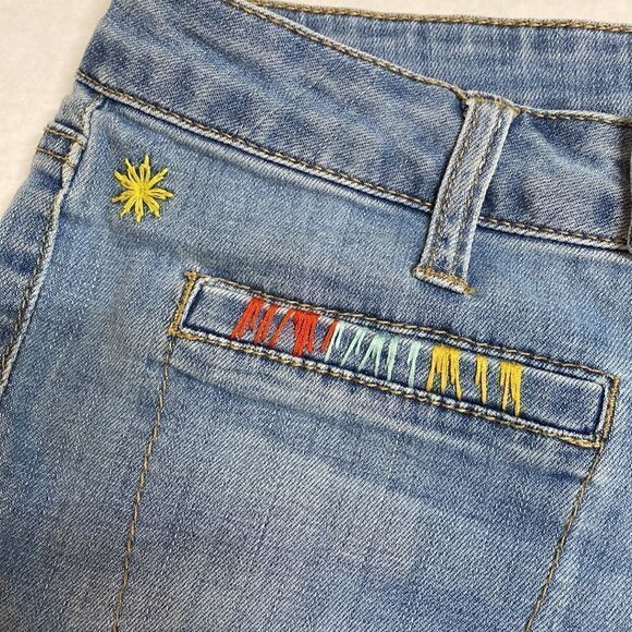 Altar’d State Embroidered Jean Shorts - Size 26(3) - Picture 6 of 10
